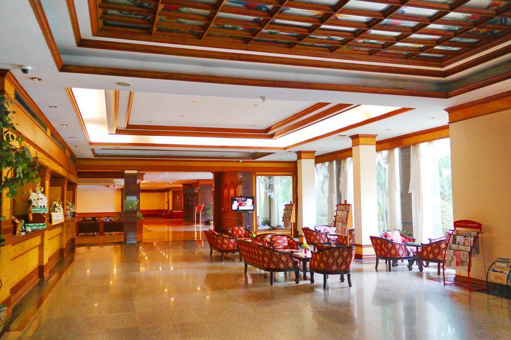 Grand Park Hotel Накхонсітхаммарат Екстер'єр фото